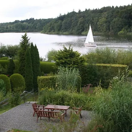 House On The Bank Appartement