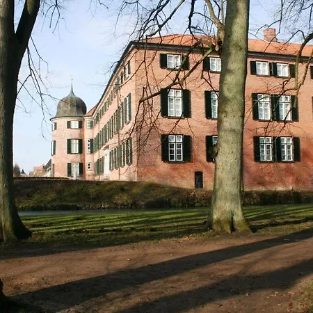 House On The Bank Appartement *